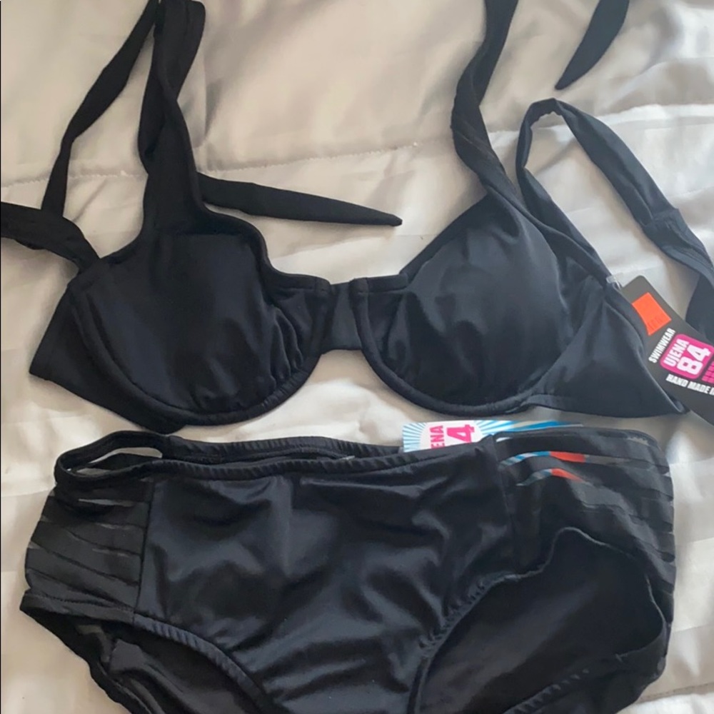 Ujena Bikini